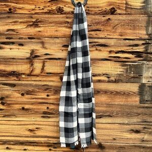ALAN FLUSSER | NWT 100% Merino Wool B&W Gingham Plaid Scarf